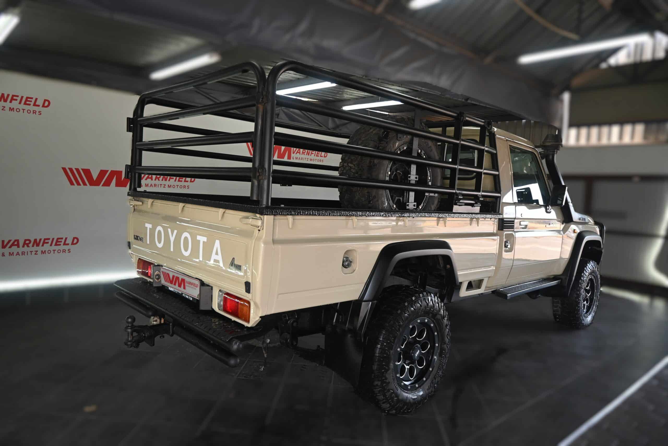 TOYOTA LAND CRUISER 79 4.5D S/C V8