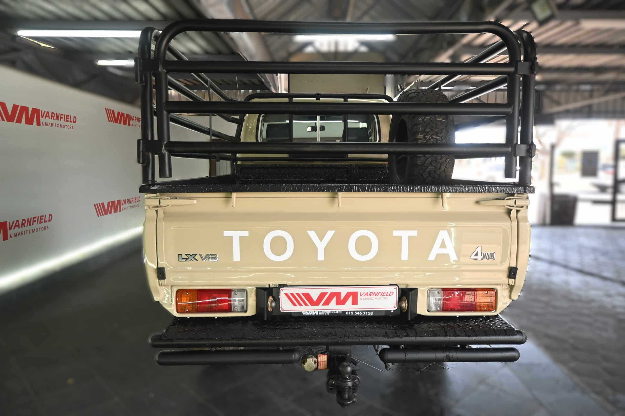 TOYOTA LAND CRUISER 79 4.5D S/C V8