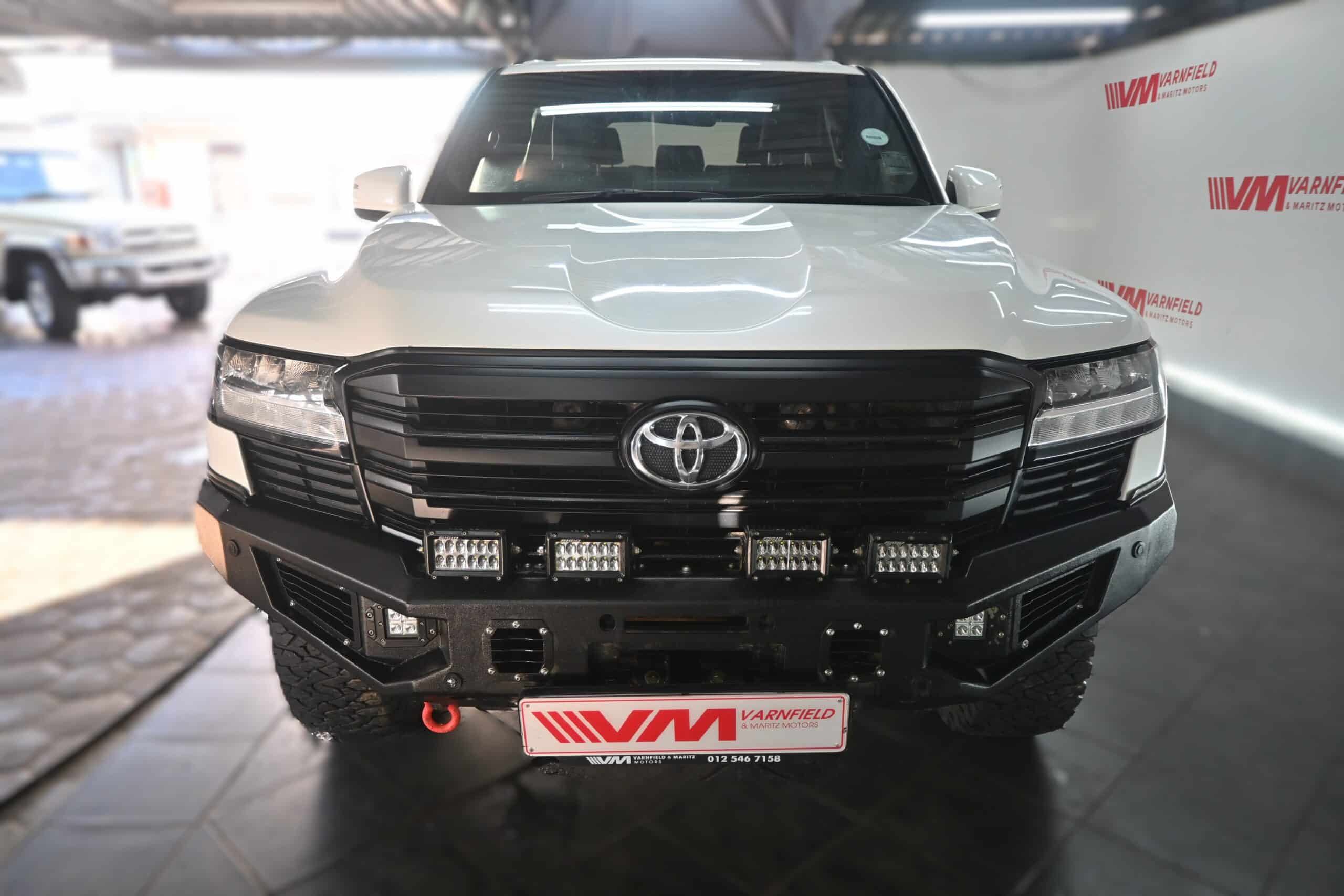 TOYOTA LAND CRUISER 300 V6 3.3D GX-R