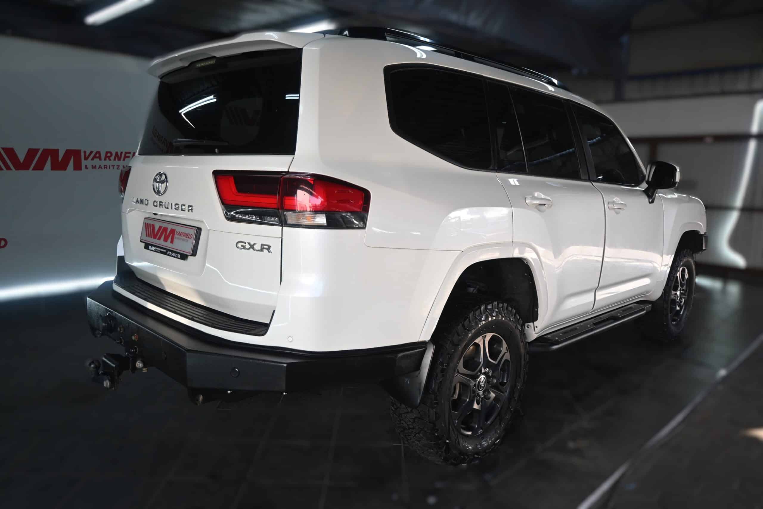 TOYOTA LAND CRUISER 300 V6 3.3D GX-R