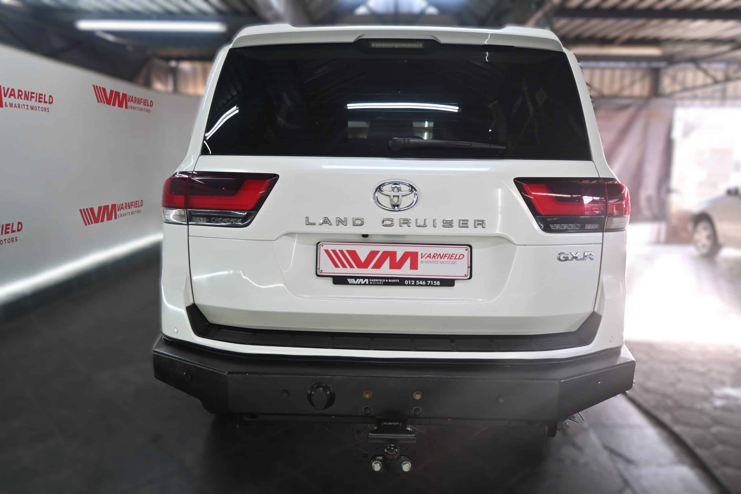TOYOTA LAND CRUISER 300 V6 3.3D GX-R