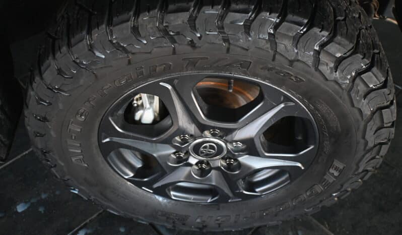 TOYOTA LAND CRUISER 300 V6 3.3D GX-R full