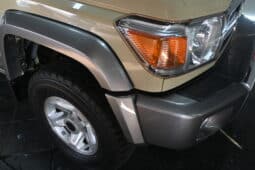 TOYOTA LAND CRUISER 79 4.2D P/U S/C full