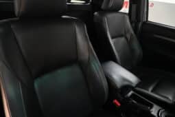 TOYOTA HILUX 2.8GD-6 RB LEGEND 4X4 E/C AT full