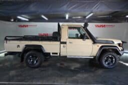 TOYOTA LAND CRUISER 79 4.5D P/U S/C V8 full