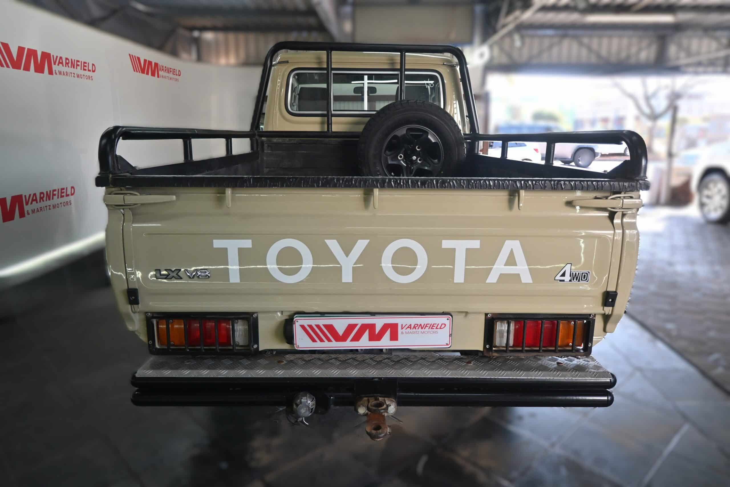 TOYOTA LAND CRUISER 79 4.5D P/U S/C V8