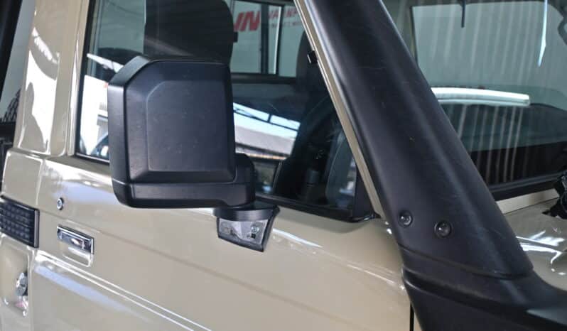 TOYOTA LAND CRUISER 79 4.5D P/U S/C V8 full