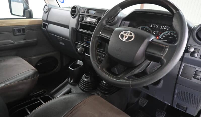 TOYOTA LAND CRUISER 79 4.5D P/U S/C V8 full
