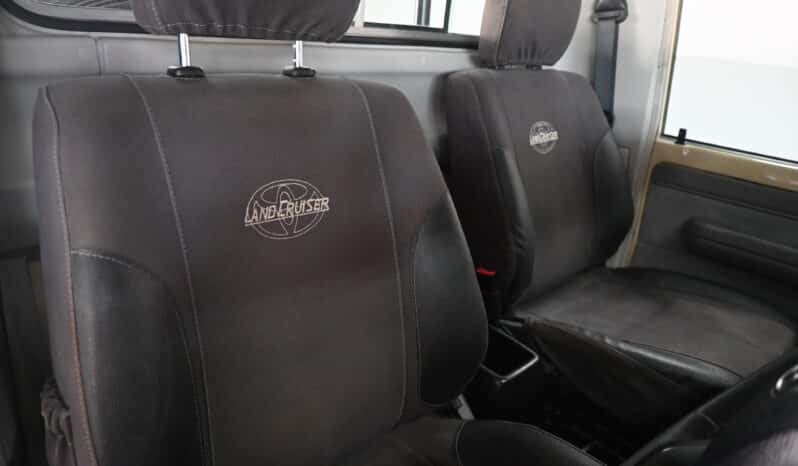 TOYOTA LAND CRUISER 79 4.5D P/U S/C V8 full