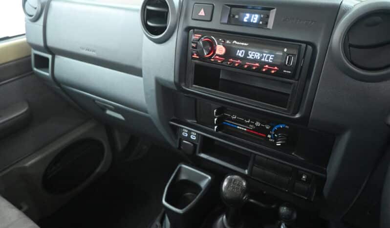 TOYOTA LAND CRUISER 79 4.5D P/U S/C V8 full
