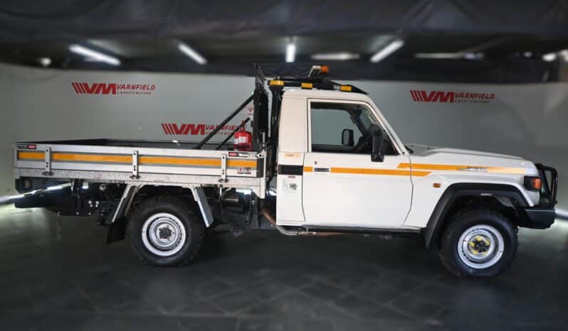 TOYOTA LAND CRUISER 79 4.2D P/U S/C (MINE SPEC) full