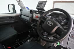 TOYOTA LAND CRUISER 79 4.2D P/U S/C (MINE SPEC) full