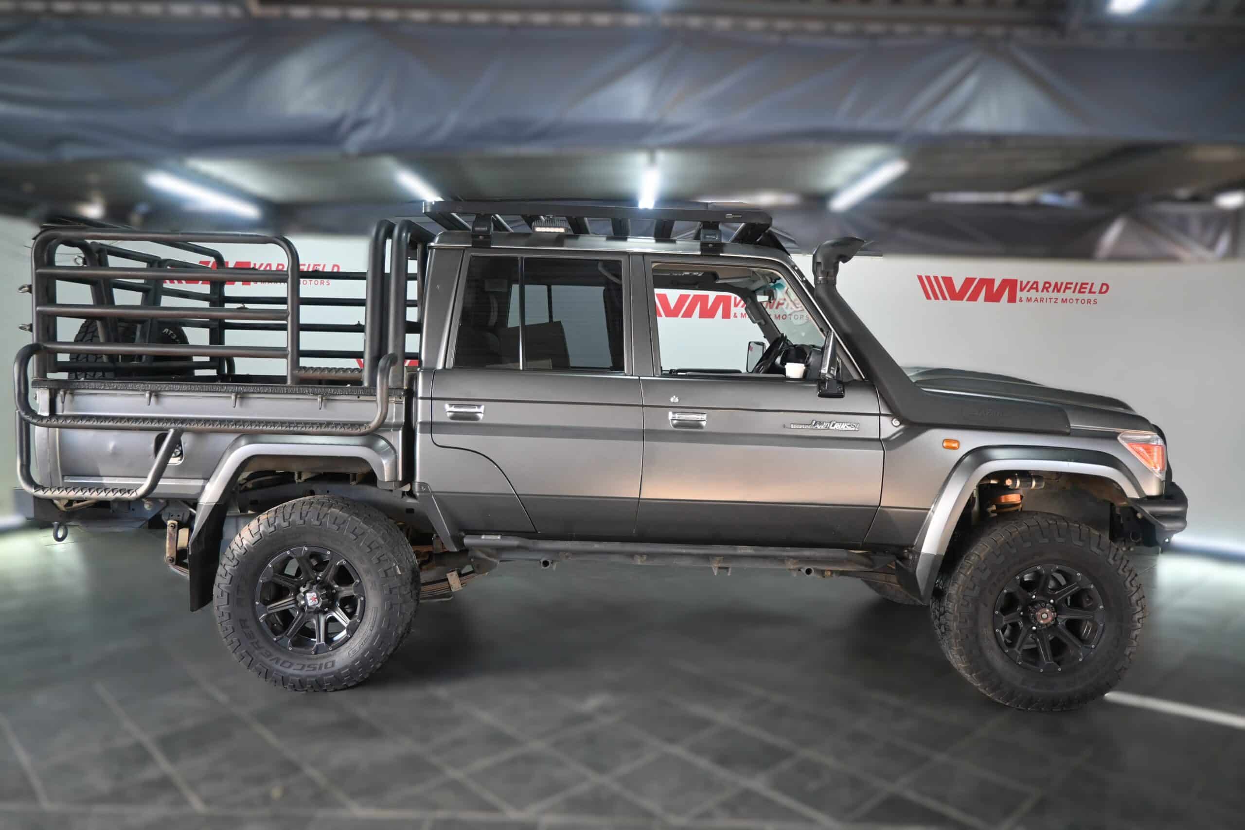 TOYOTA LAND CRUISER 79 4.5D P/U D/C