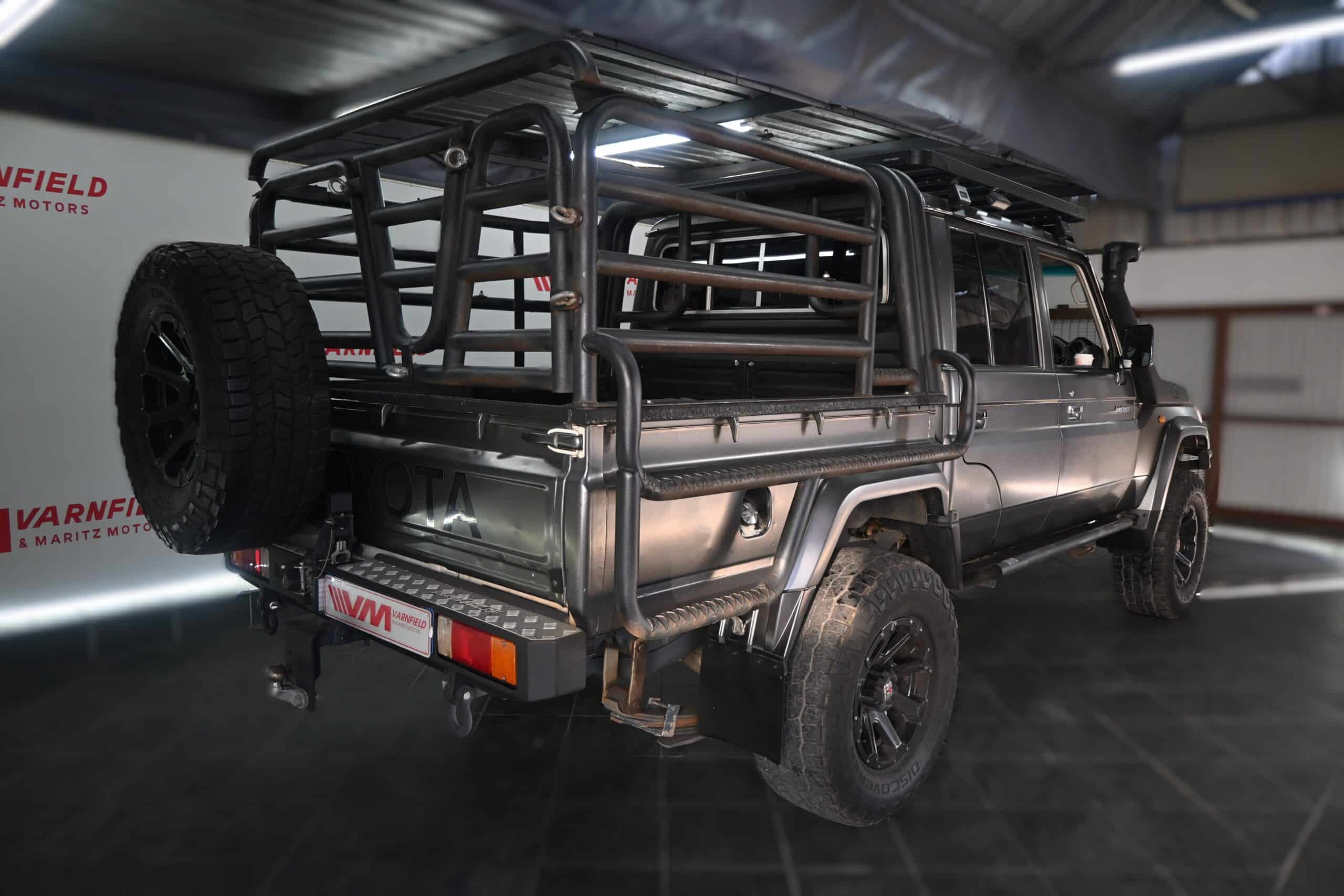 TOYOTA LAND CRUISER 79 4.5D P/U D/C