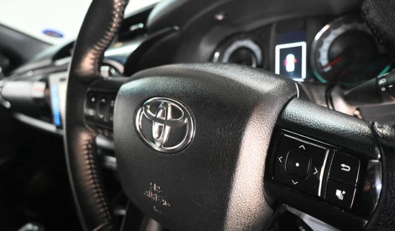 TOYOTA HILUX 2.8GD-6 RB RAIDER A/T D/C DAKAR full