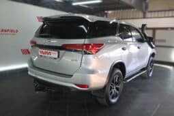 TOYOTA FORTUNER 2.8GD-6 4X4 A/T full