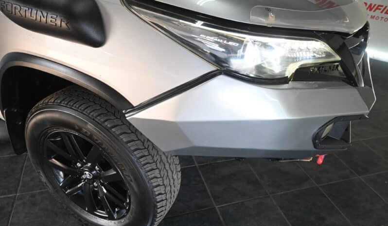 TOYOTA FORTUNER 2.8GD-6 4X4 A/T full