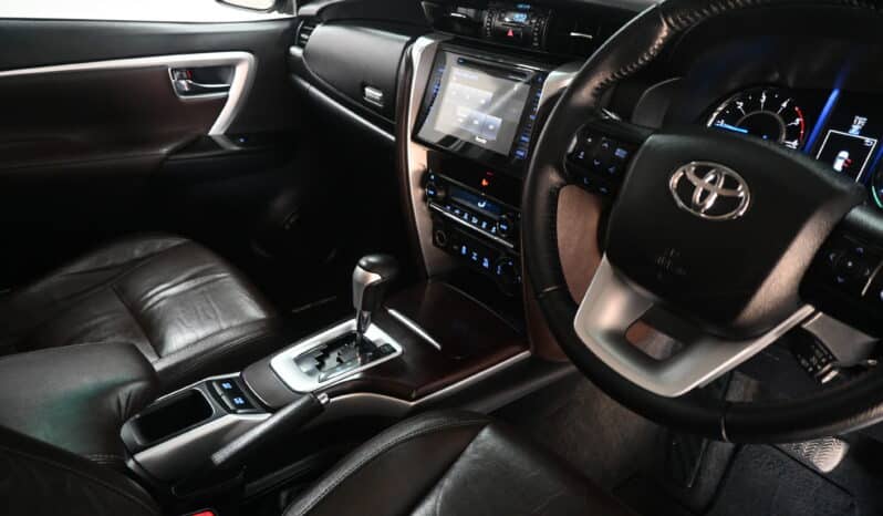 TOYOTA FORTUNER 2.8GD-6 4X4 A/T full