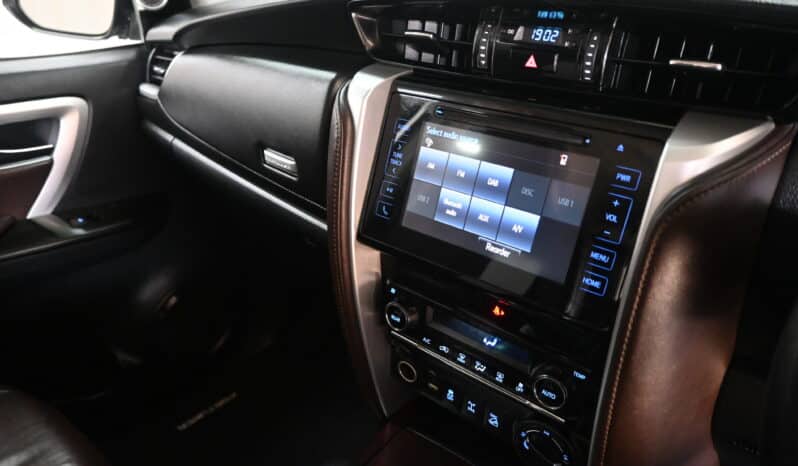 TOYOTA FORTUNER 2.8GD-6 4X4 A/T full
