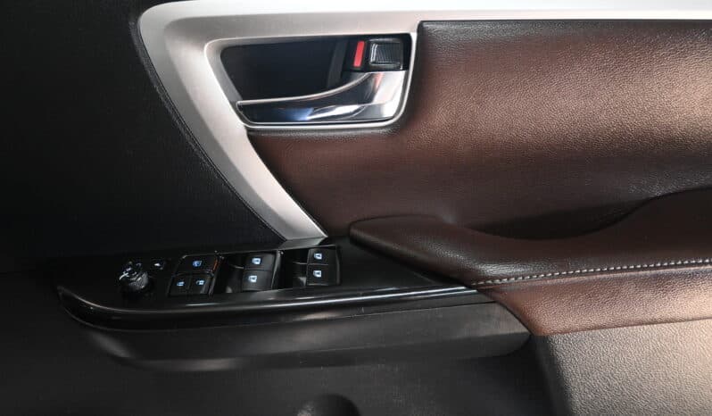 TOYOTA FORTUNER 2.8GD-6 4X4 A/T full