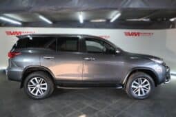 TOYOTA FORTUNER 2.8GD-6 RB A/T full