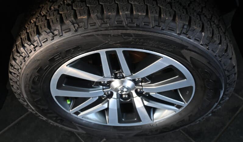 TOYOTA FORTUNER 2.8GD-6 RB A/T full