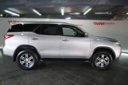 TOYOTA FORTUNER 2.4GD-6 RB A/T full