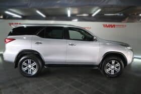 TOYOTA FORTUNER 2.4GD-6 RB A/T