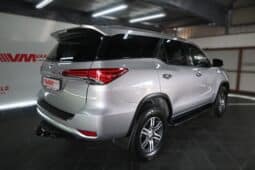 TOYOTA FORTUNER 2.4GD-6 RB A/T full