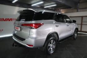 TOYOTA FORTUNER 2.4GD-6 RB A/T