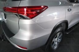 TOYOTA FORTUNER 2.4GD-6 RB A/T full
