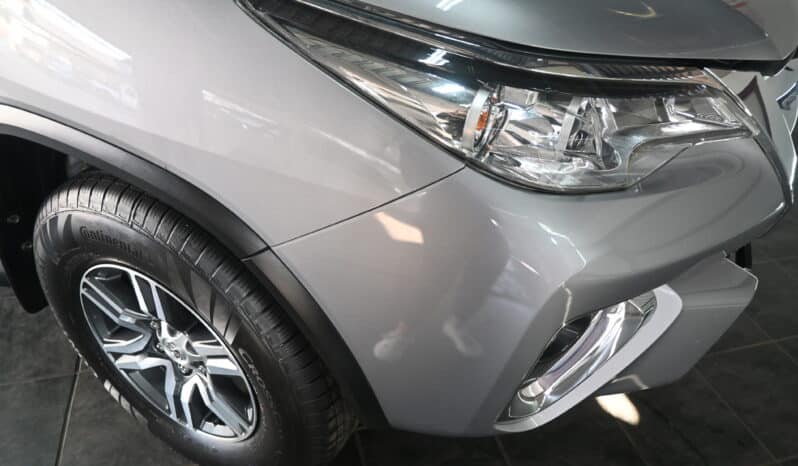 TOYOTA FORTUNER 2.4GD-6 RB A/T full