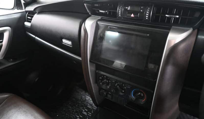 TOYOTA FORTUNER 2.4GD-6 RB A/T full