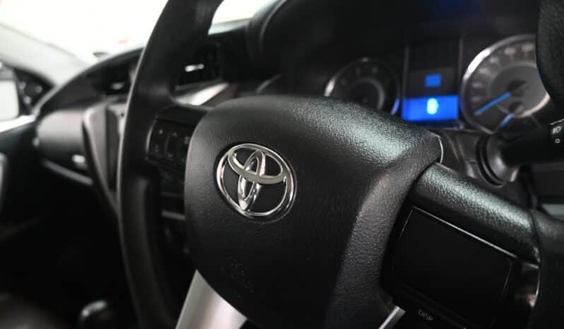TOYOTA FORTUNER 2.4GD-6 RB A/T full