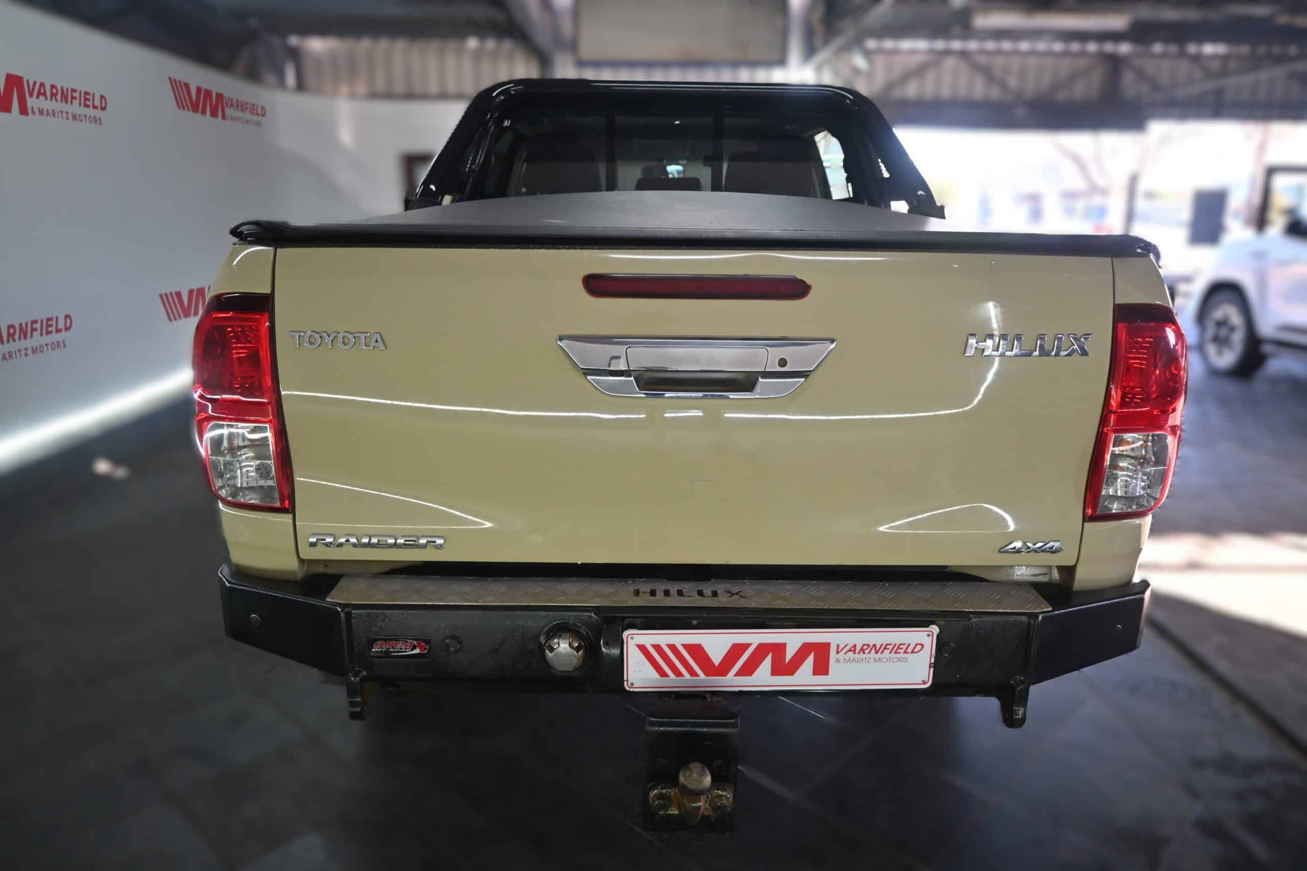 TOYOTA HILUX 2.4GD-6 RAIDER 4X4 P/U D/C