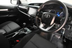 TOYOTA HILUX 2.4GD-6 SRX 4X4 A/T D/C full