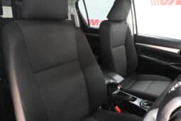 TOYOTA HILUX 2.4GD-6 SRX 4X4 A/T D/C full