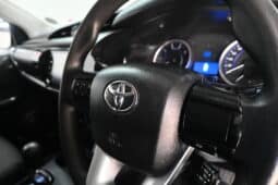 TOYOTA HILUX 2.4GD-6 SRX 4X4 A/T D/C full