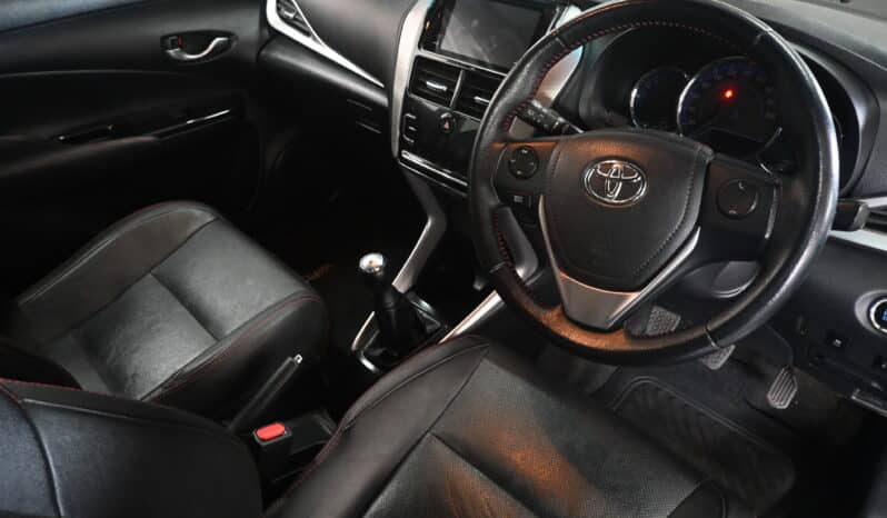 TOYOTA YARIS 1.5 SPORT 5DR full