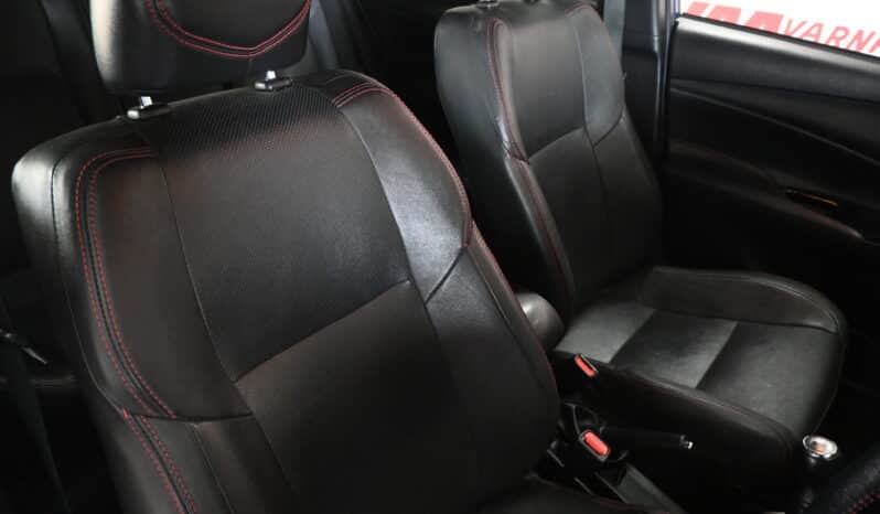 TOYOTA YARIS 1.5 SPORT 5DR full
