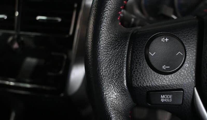 TOYOTA YARIS 1.5 SPORT 5DR full
