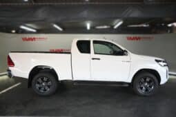 TOYOTA HILUX 2.4GD-6 RB RAIDER A/T P/U E/C full