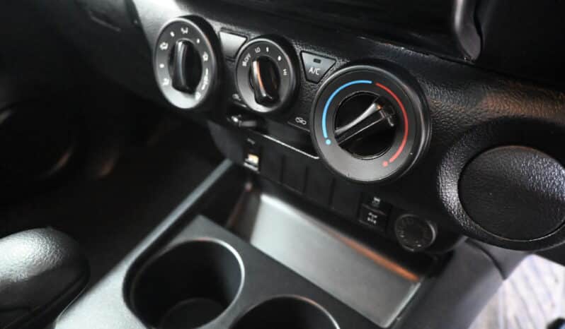 TOYOTA HILUX 2.4GD-6 RB RAIDER A/T P/U E/C full