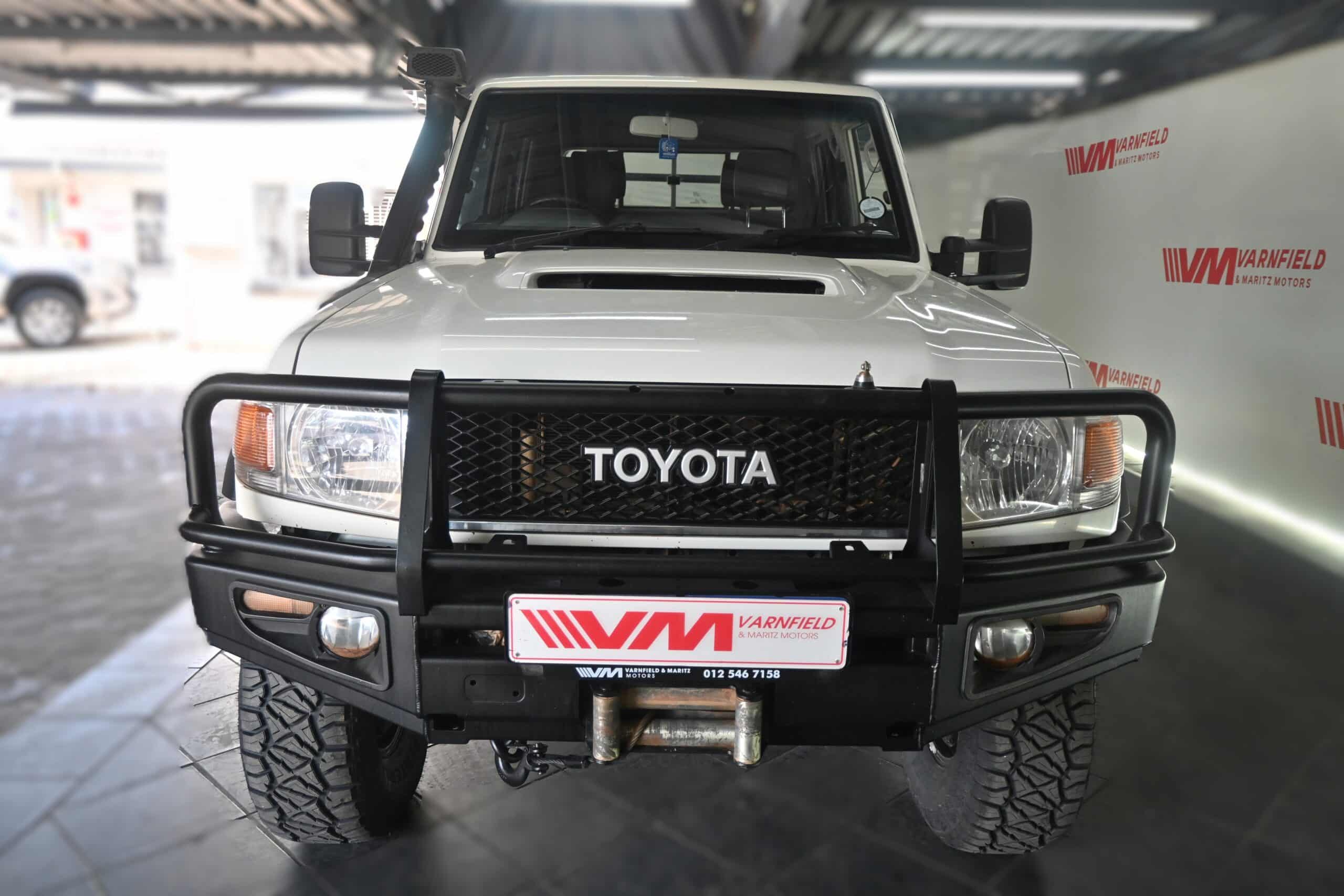 TOYOTA LAND CRUISER 79 4.5D P/U S/C V8