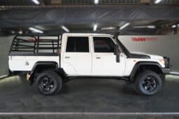 TOYOTA LAND CRUISER 79 4.5D 70TH EDITION D/C full