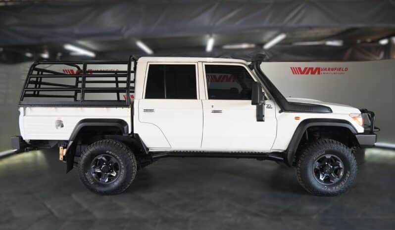 TOYOTA LAND CRUISER 79 4.5D 70TH EDITION D/C full