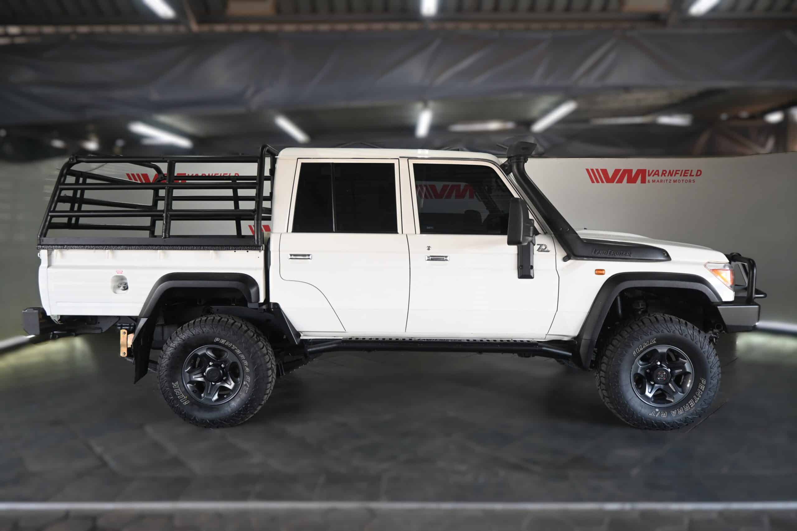TOYOTA LAND CRUISER 79 4.5D P/U S/C V8