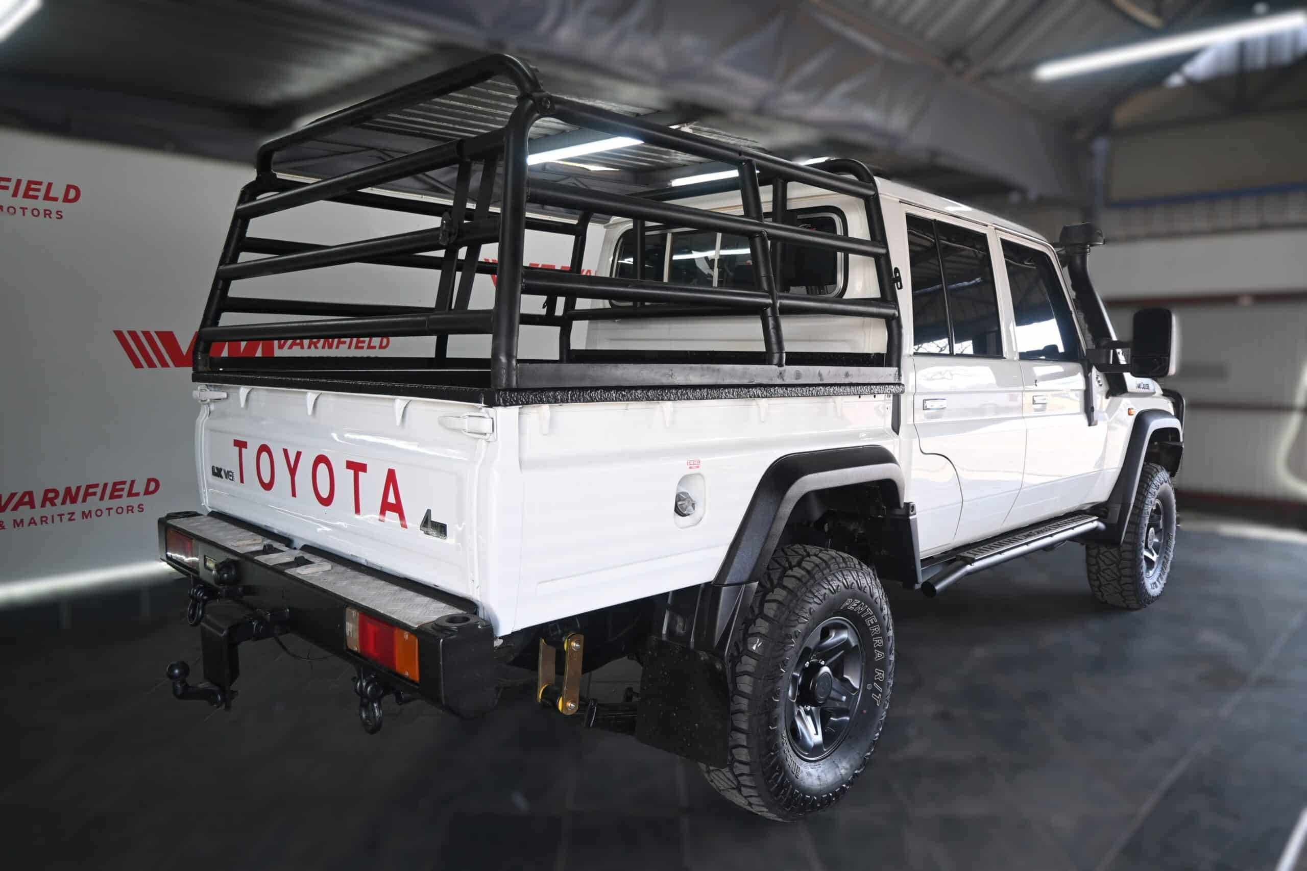 TOYOTA LAND CRUISER 79 4.5D P/U S/C V8