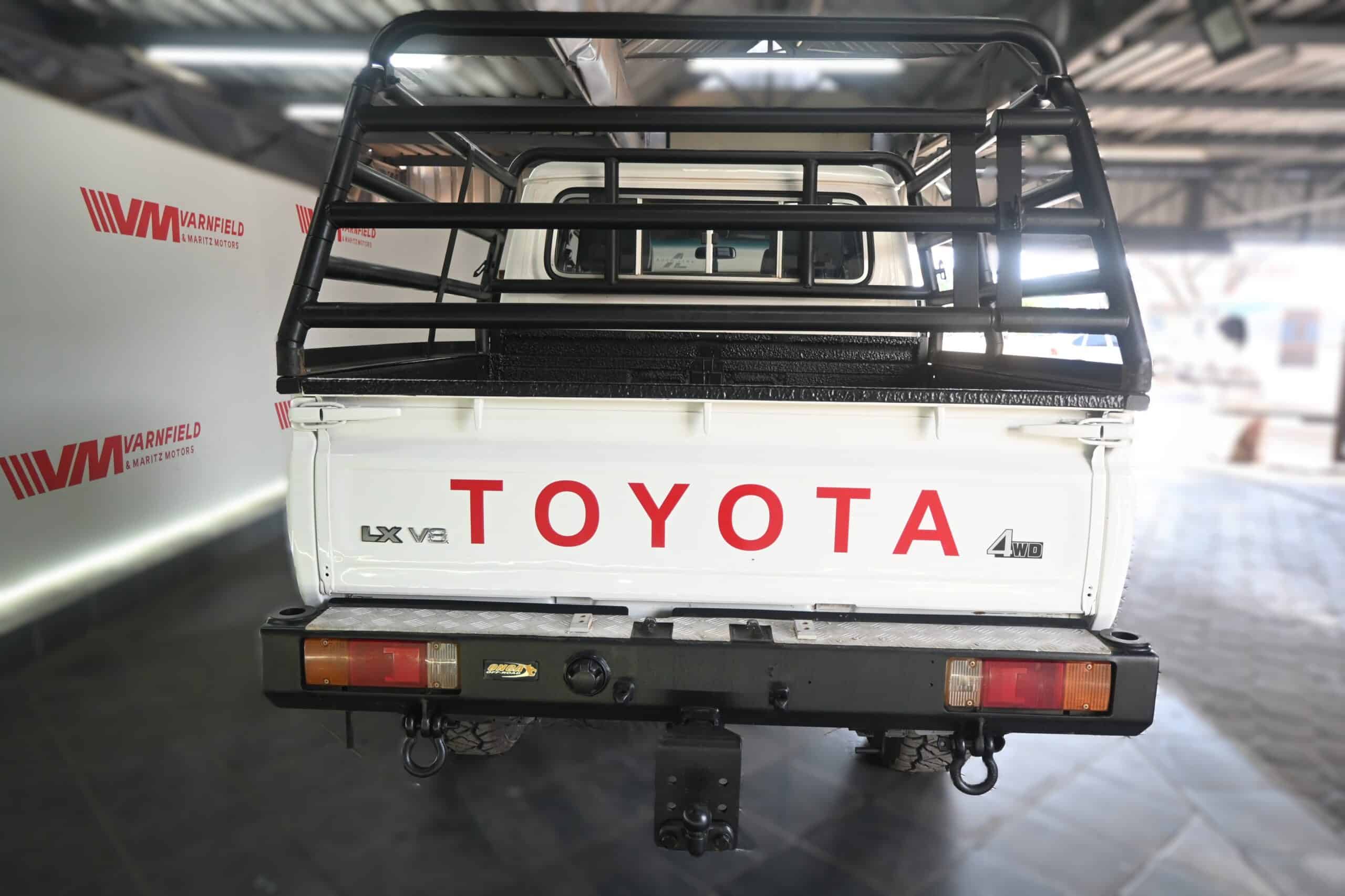 TOYOTA LAND CRUISER 79 4.5D P/U S/C V8