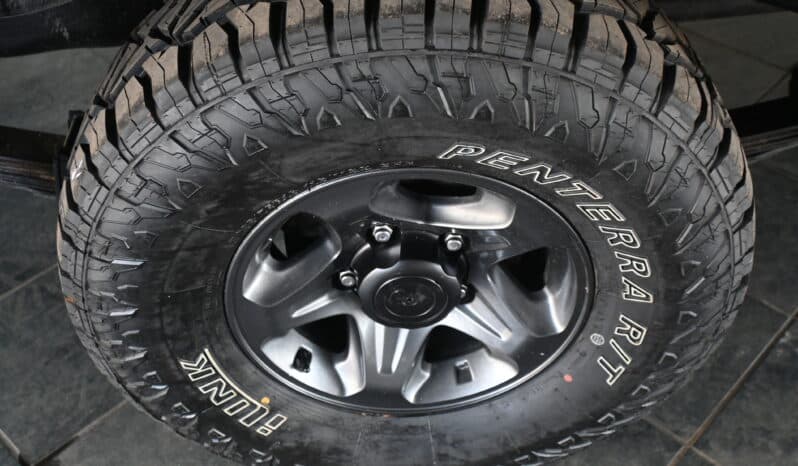 TOYOTA LAND CRUISER 79 4.5D 70TH EDITION D/C full